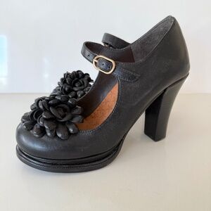 Barely Worn Chie Mihara Platform Black Mary Jane Leather 4" Heel Flower Shoe